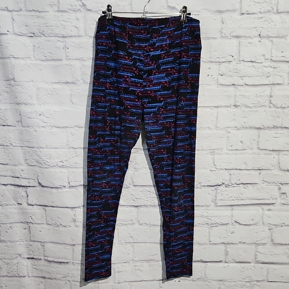 LuLaRoe TC Black and Blue Screw Patterned Leggings